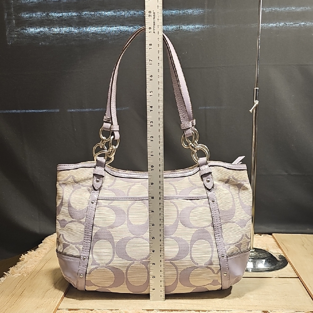 Coach Lavender and Beige Shoulder Bag - Picture 3 of 7